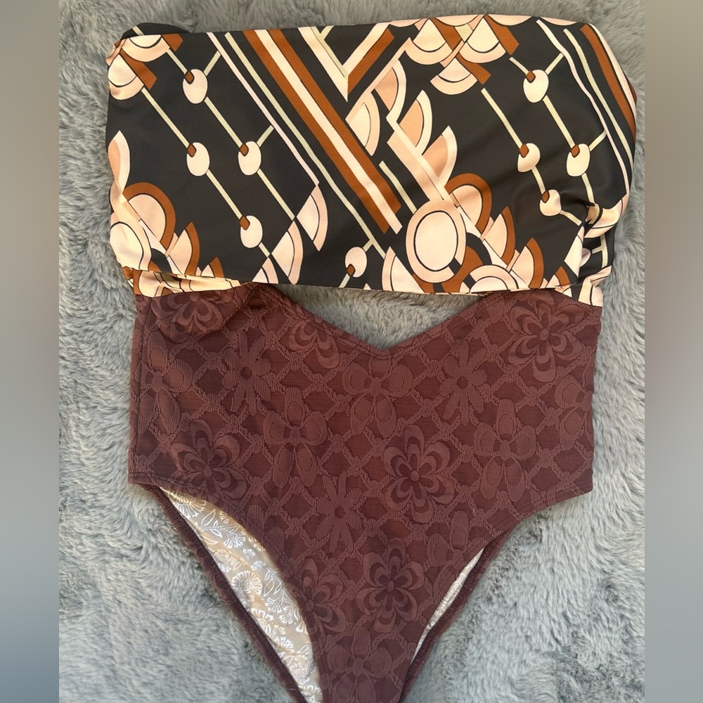 free-est Miley One-Piece Size Medium - Picture 5 of 10